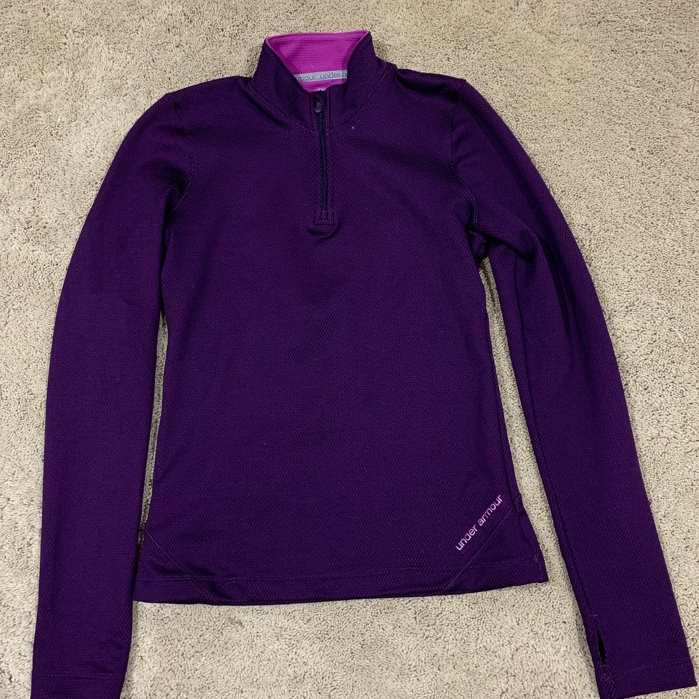 Under Armour top